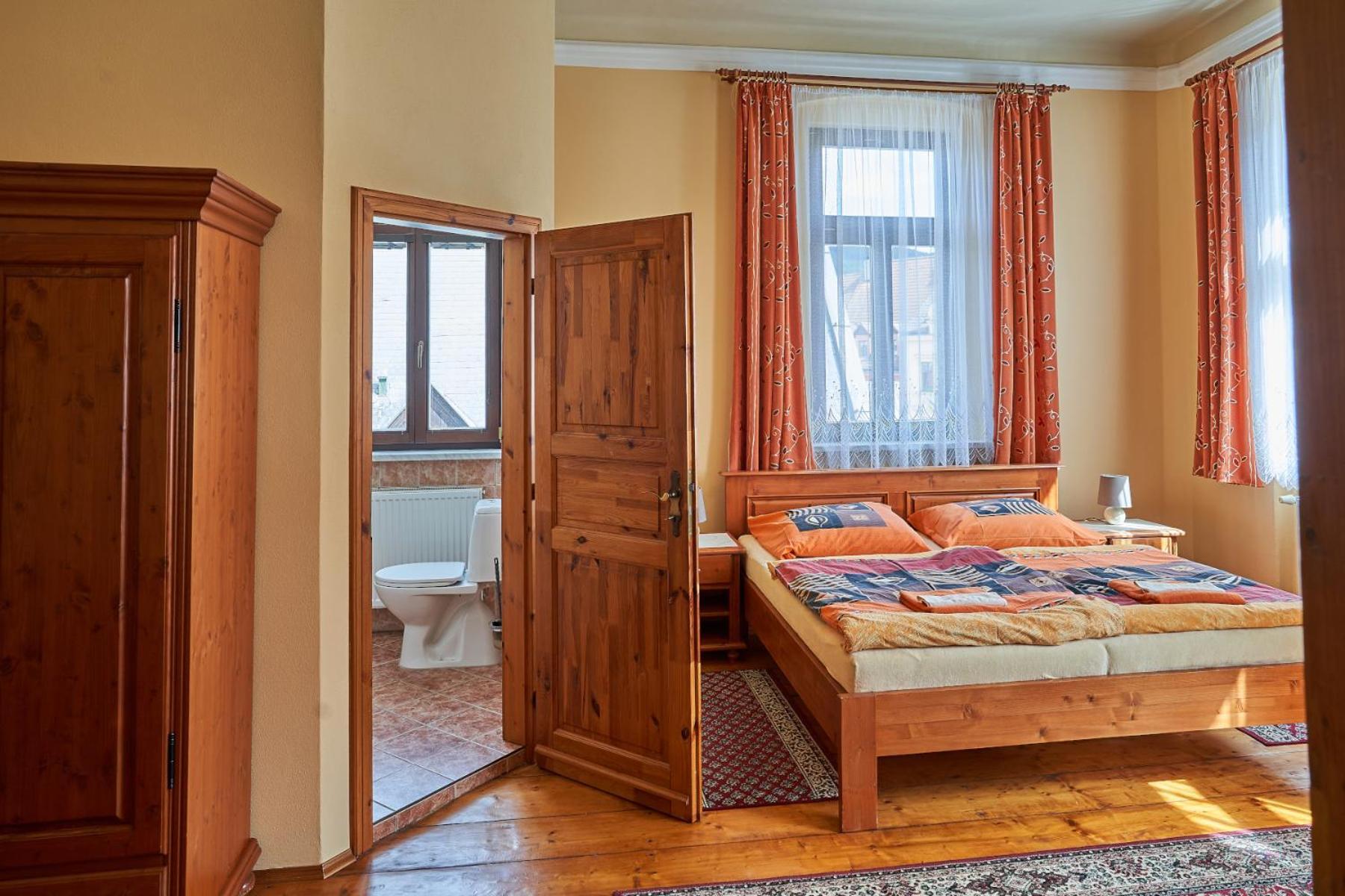 Pension Ulrika - Ubytovani Pod Hradem Loket Extérieur photo