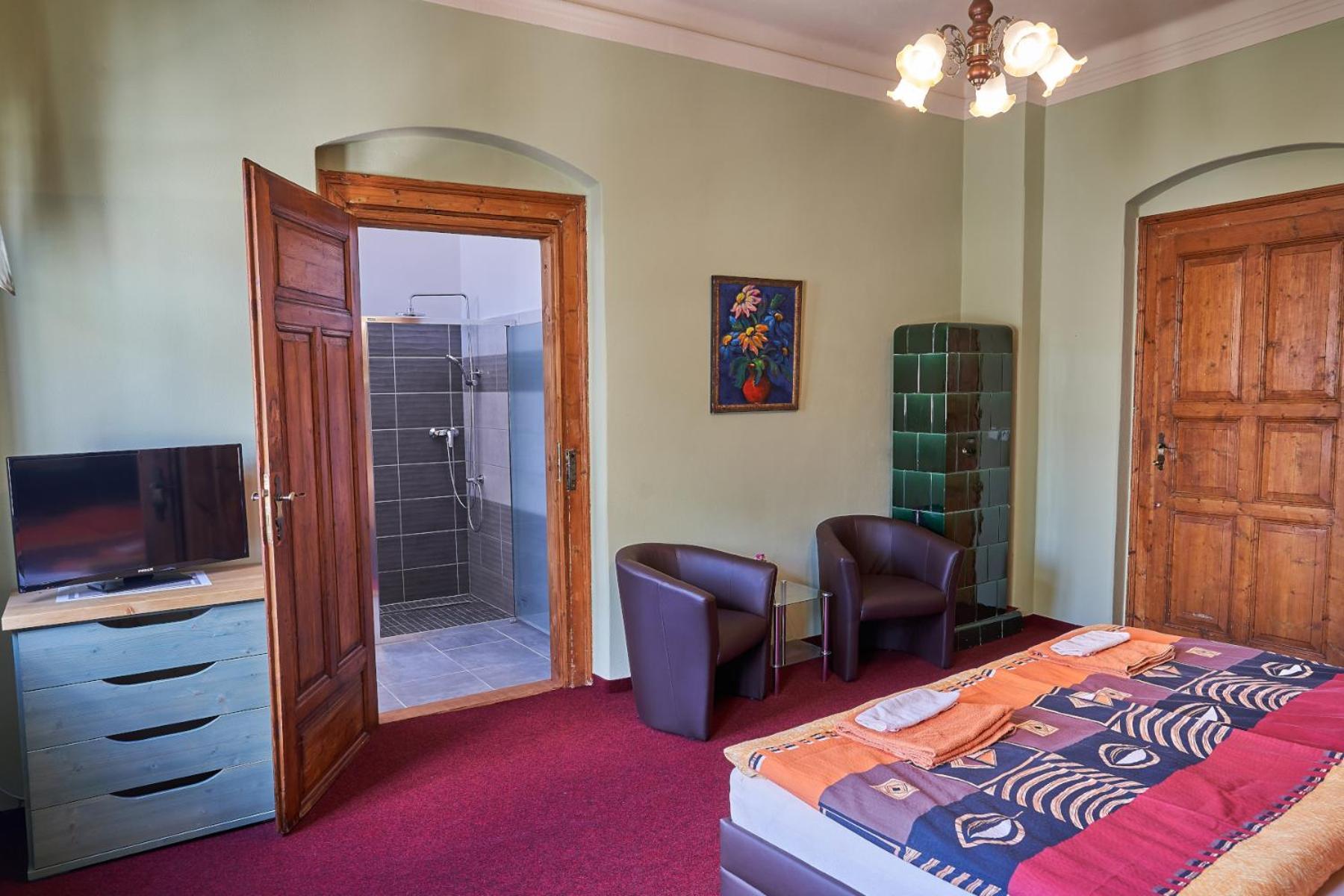 Pension Ulrika - Ubytovani Pod Hradem Loket Extérieur photo